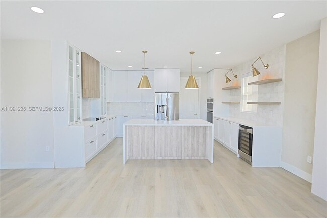 Building Photo - 8800 NW 98th Ct