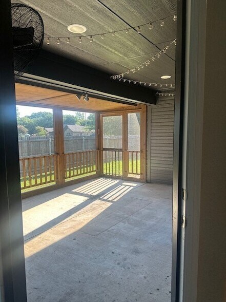 Building Photo - 501 Hobbs Ave