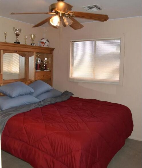 Building Photo - 14401 N 52nd Ln