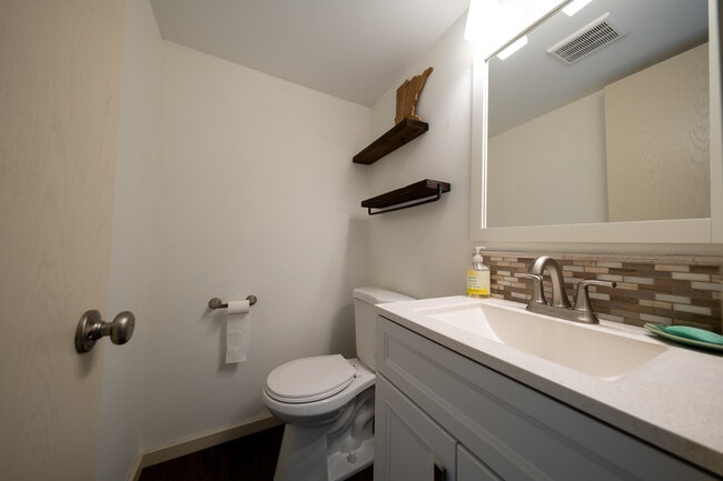 Building Photo - 8564 Lincoln St