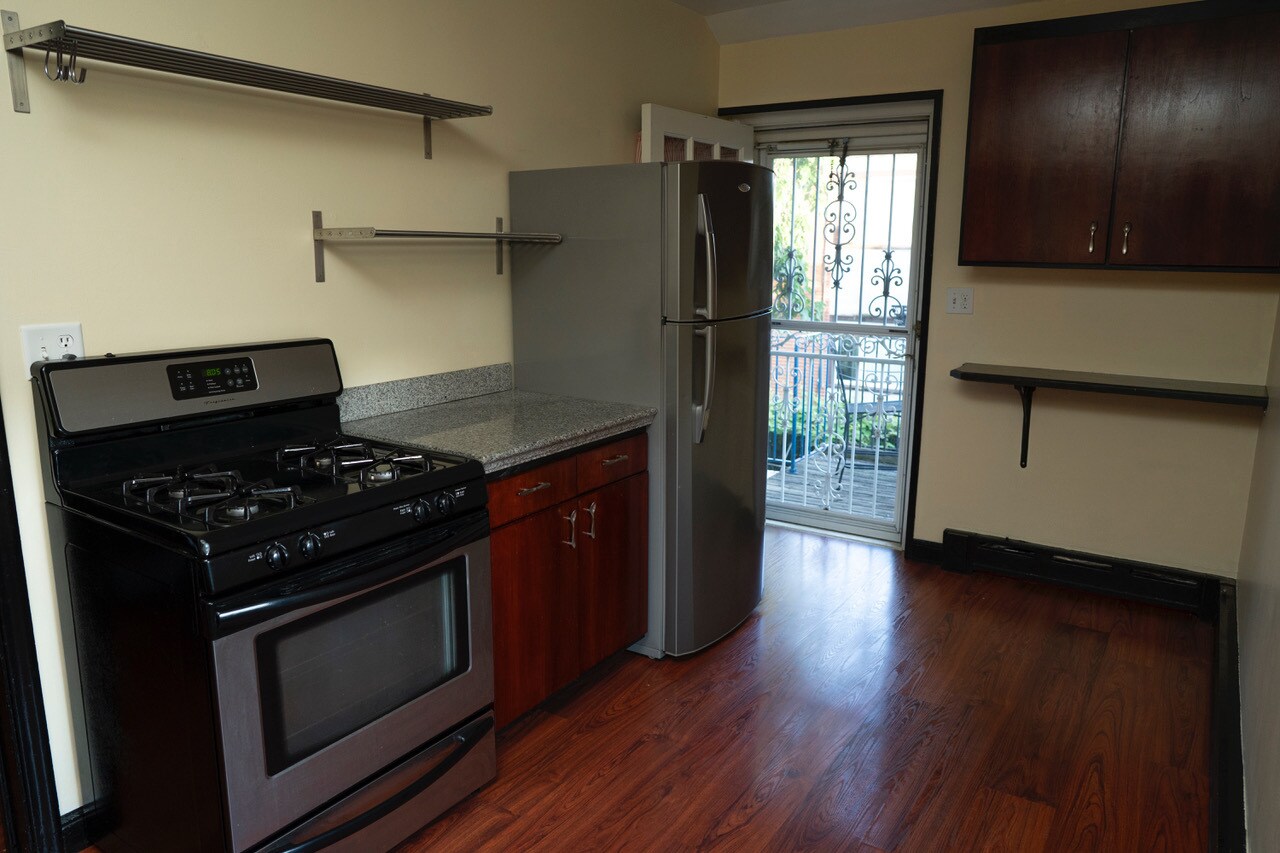 Building Photo - 2302 1/2 Blaisdell Ave