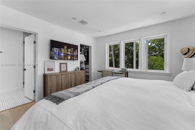 Building Photo - 1826 Fairhaven Pl