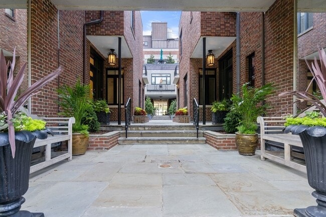 Building Photo - 271 Beacon St