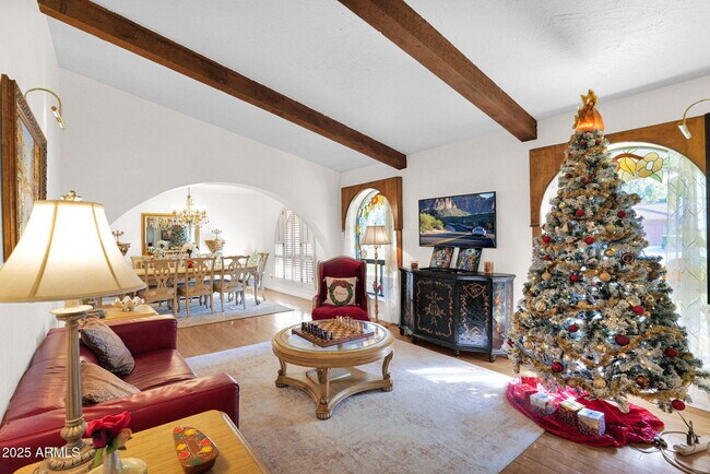 Building Photo - 426 E Carol Ann Way