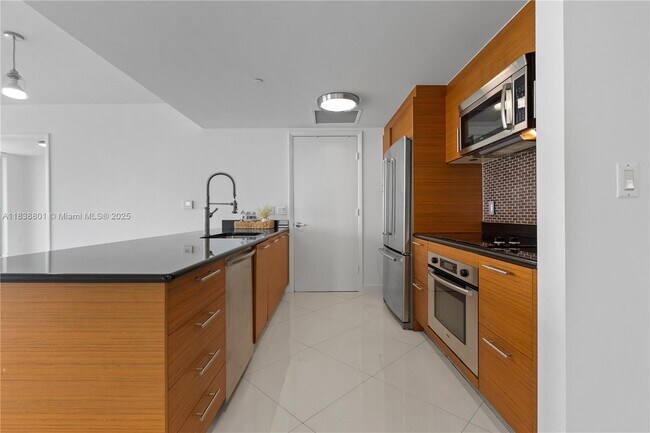 Building Photo - 50 Biscayne Blvd
