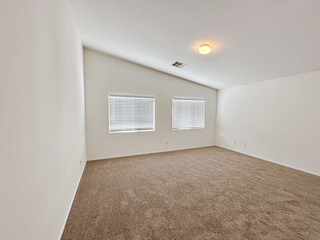 Building Photo - SINGLE STORY HOME WITH CASITA IN GATED COMMUNITY