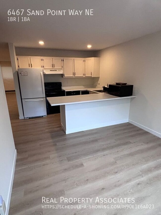 Building Photo - 6467 Sand Point Way NE