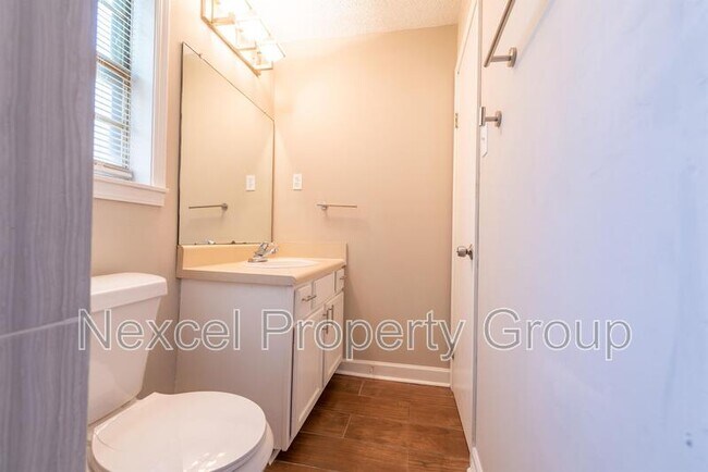 Building Photo - 4262 Sunnyslope Dr