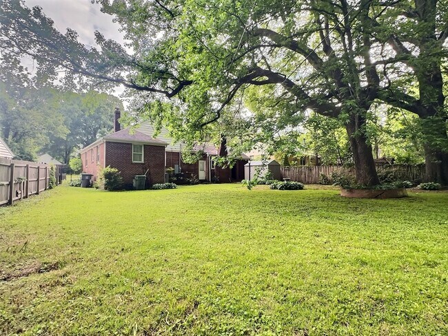 Building Photo - 3766 Friar Tuck Rd
