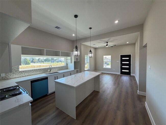 Building Photo - 1610 George Ave