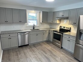 Building Photo - 1444 Stafford Rd