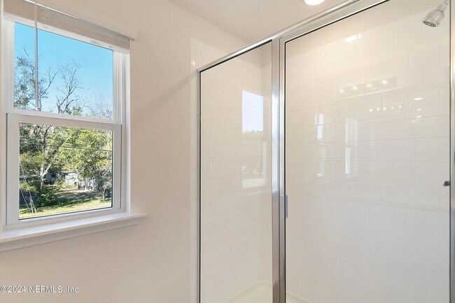 Building Photo - 1354 High Falls Dr