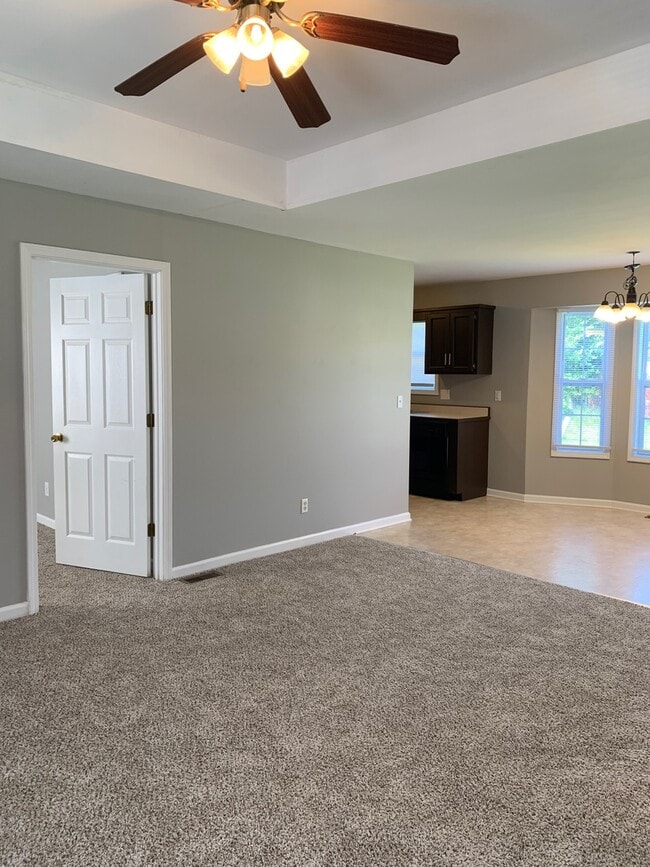 Building Photo - Prime Location! Beautiful 3Br/2 BA Just Minutes from Post!?