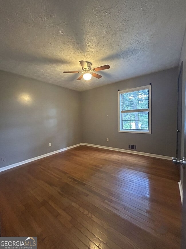 Building Photo - 1357 Monfort Rd