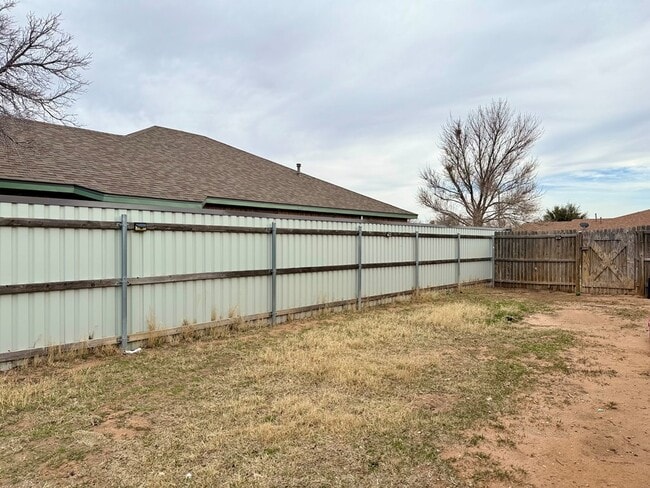 Building Photo - 3941 Esmond Dr