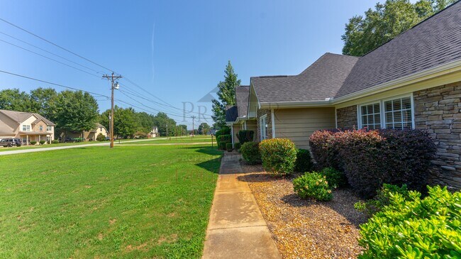 Building Photo - 251 Owens Rd