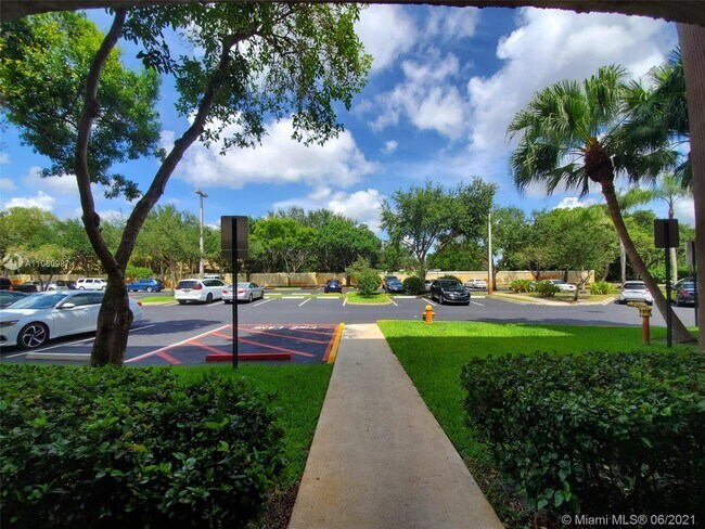 Building Photo - 10451 W Broward Blvd
