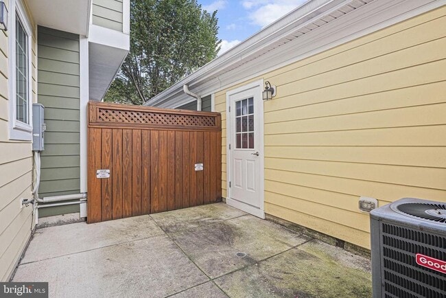 Building Photo - 5926 Talbot Dr