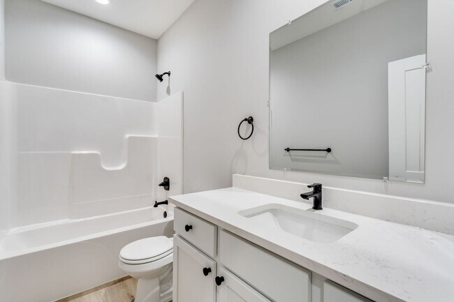 Building Photo - Skyway-Oliver Plan