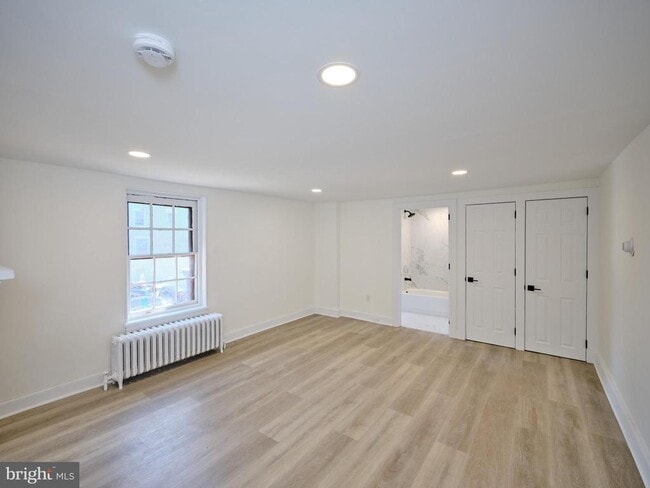 Building Photo - 14 W Bridge St