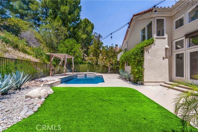 Building Photo - 24961 Alicante Dr