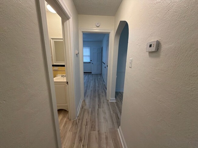 Building Photo - 3004 Capehart Dr