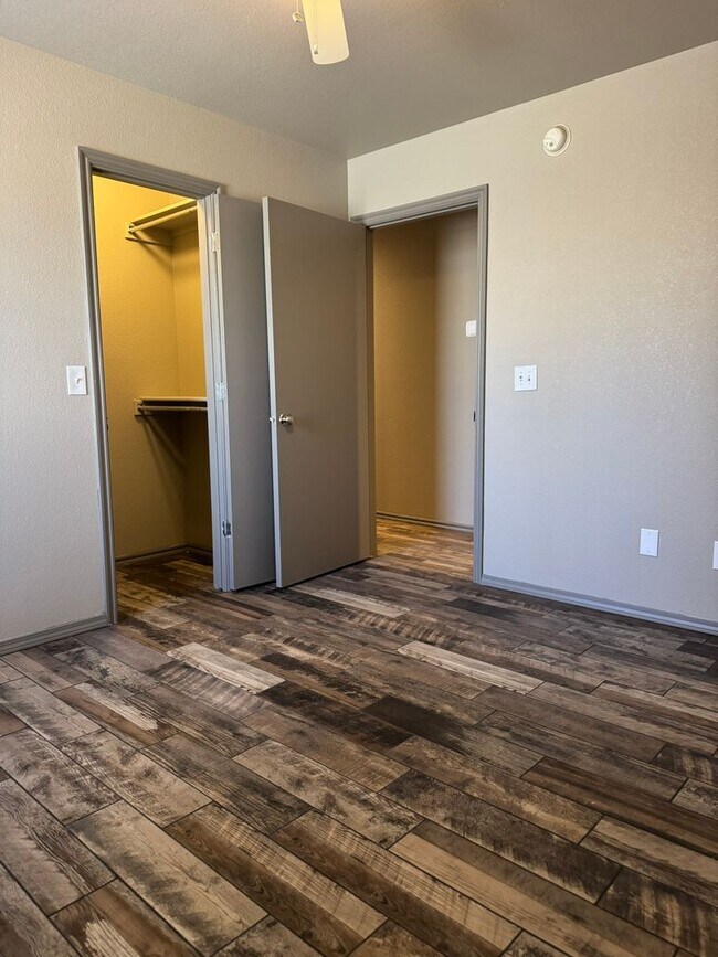 Building Photo - Charming 3 Bed / 2 Bath Home in Coweta – Spacious Lot + Creek Access!