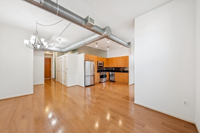 Building Photo - 811 4th St NW