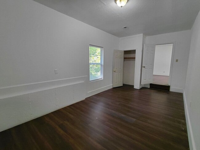 Building Photo - Home in Rolla
