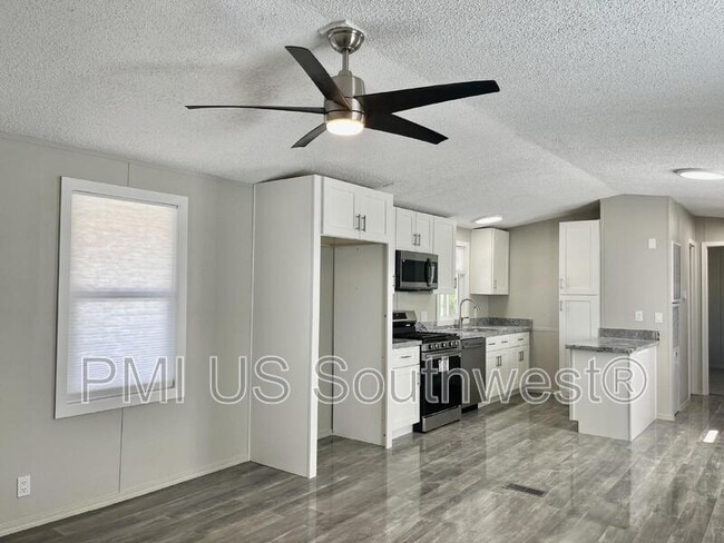 Building Photo - 437 Riverfront Dr