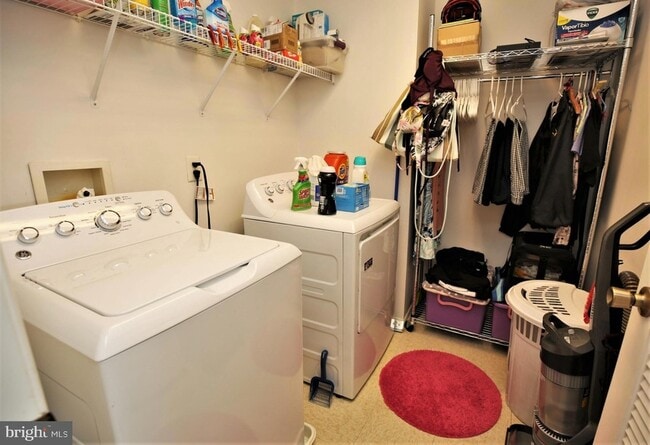 Building Photo - 1303 Blossom Cir