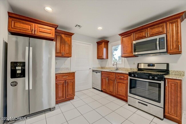Building Photo - 291 Plum Dr