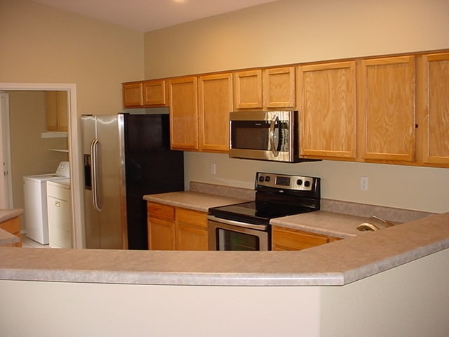 Building Photo - Fantastic home in gated Brenna Park.