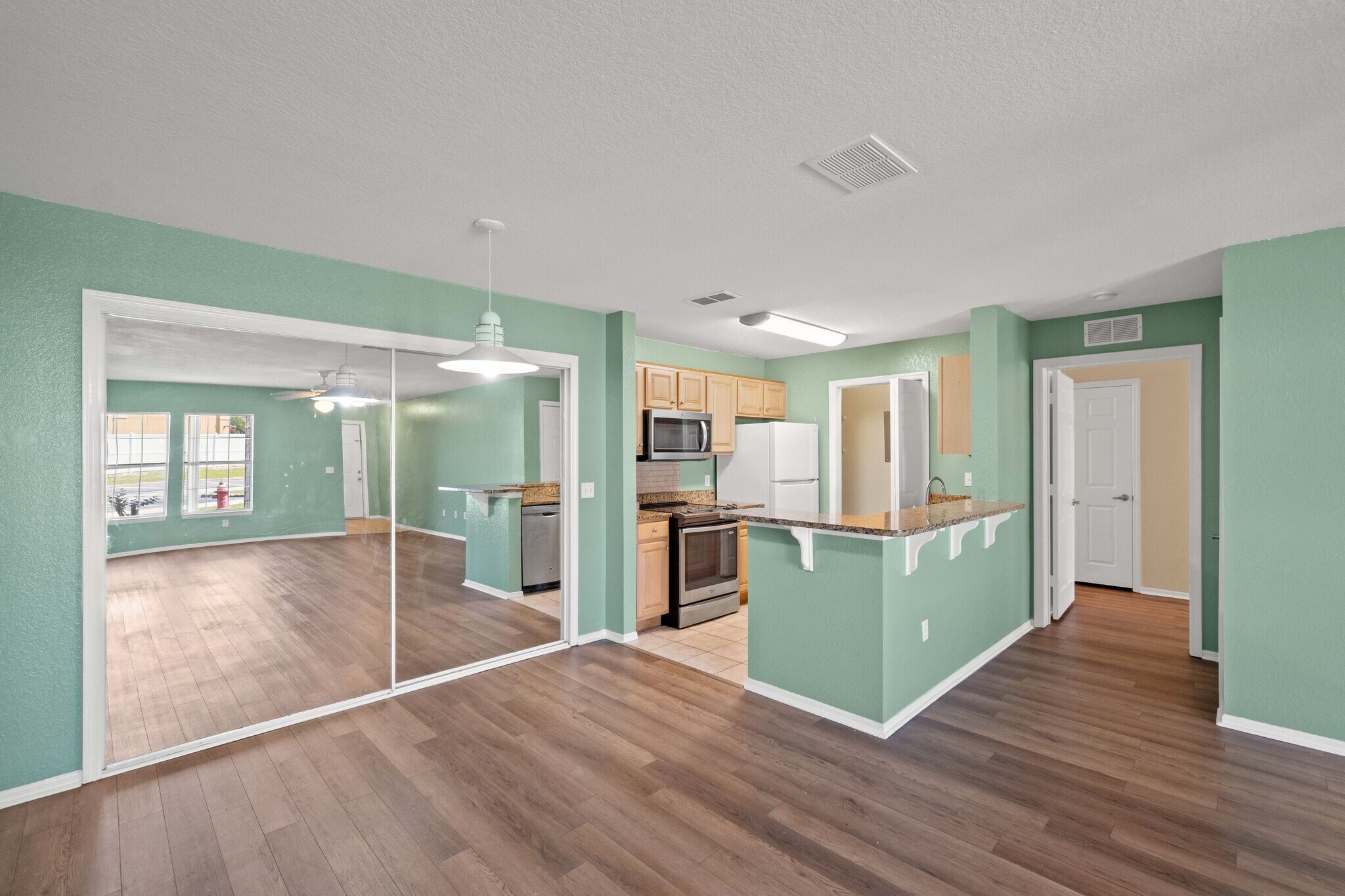 Building Photo - 801 Cape Cod Dr