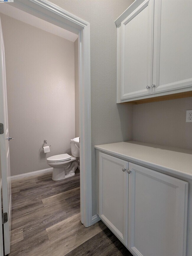 Building Photo - 5840 Virtual Ln