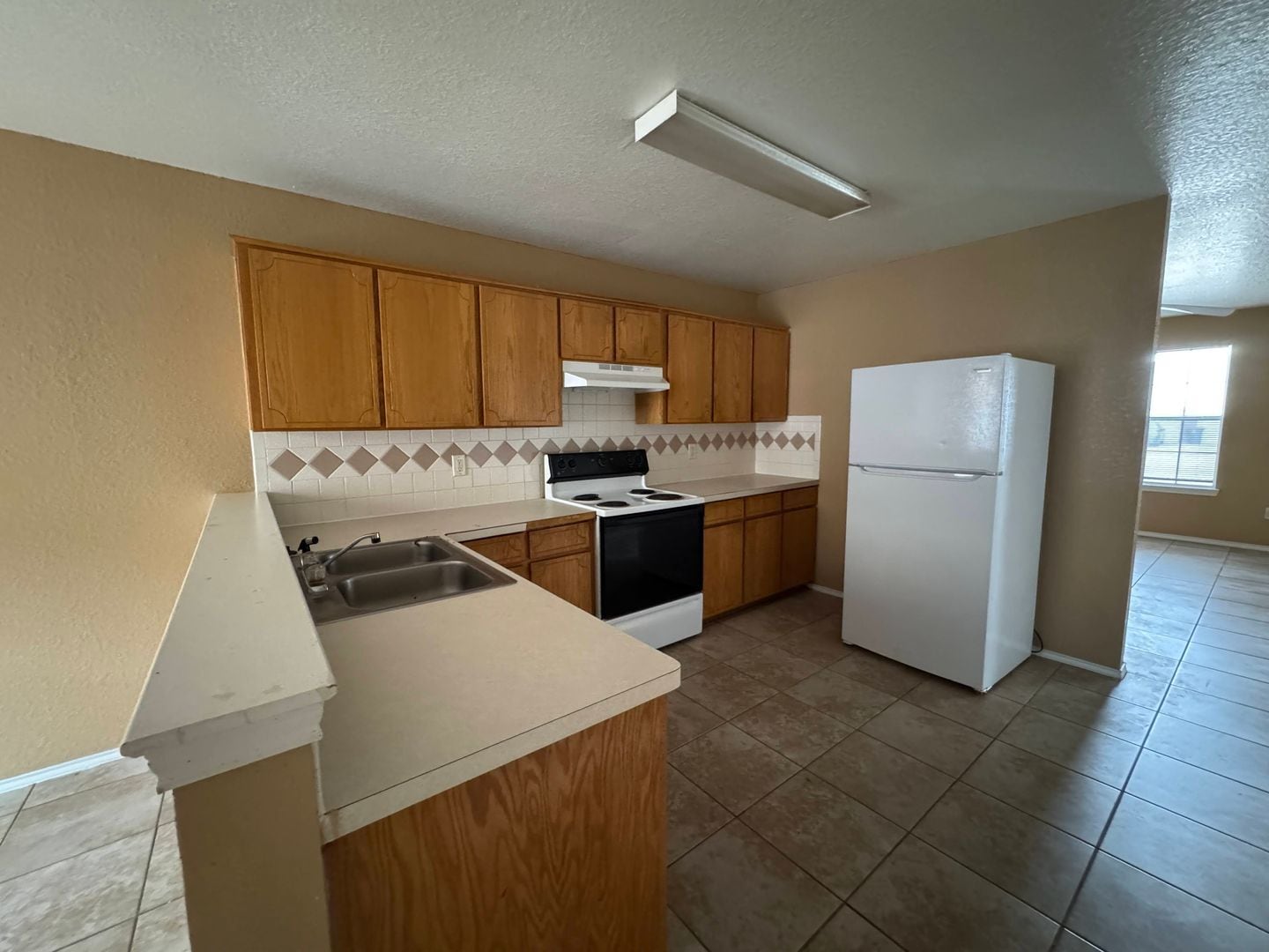 Building Photo - 3203 Toledo Dr