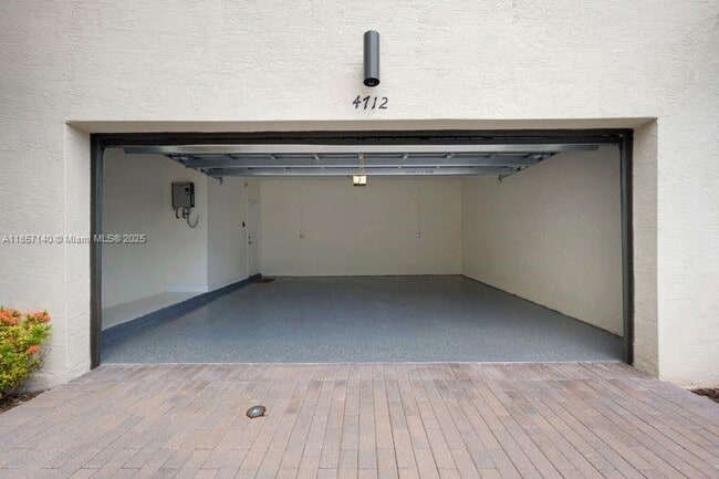 Building Photo - 4712 NW 83rd Ave