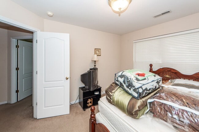 Building Photo - 5 Bedroom 2.5 Bath Home in Indigo Fields - North Charleston