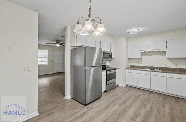 Building Photo - 740 Fleming Rd