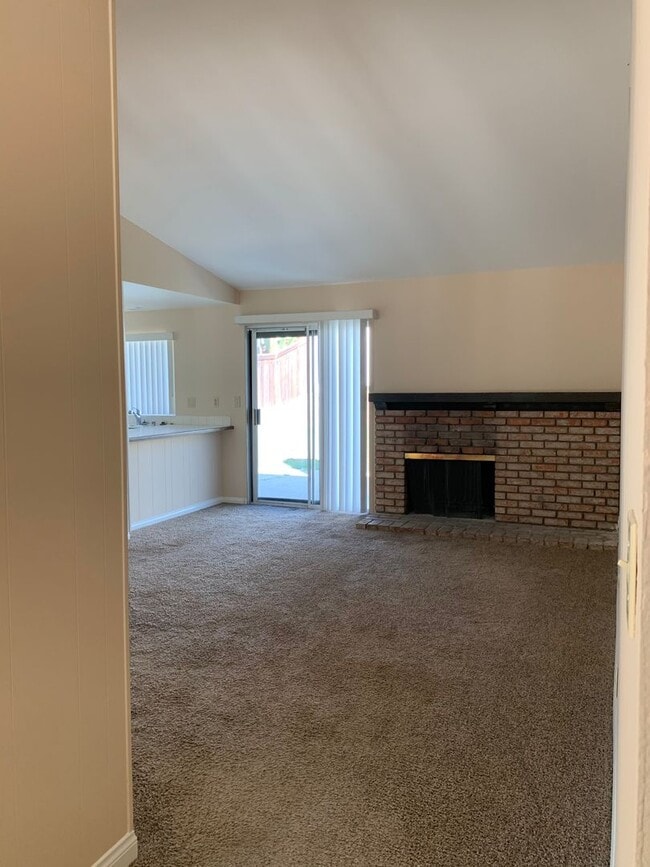 Building Photo - 3 Bedroom 2 Bath Cowles Mountain Home For Rent