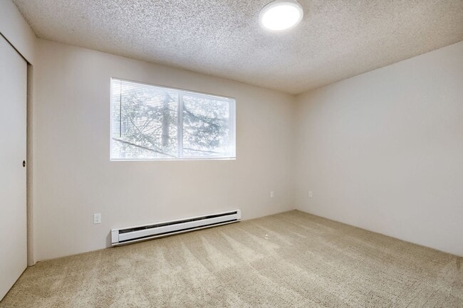 Building Photo - 6931 Rainier Dr