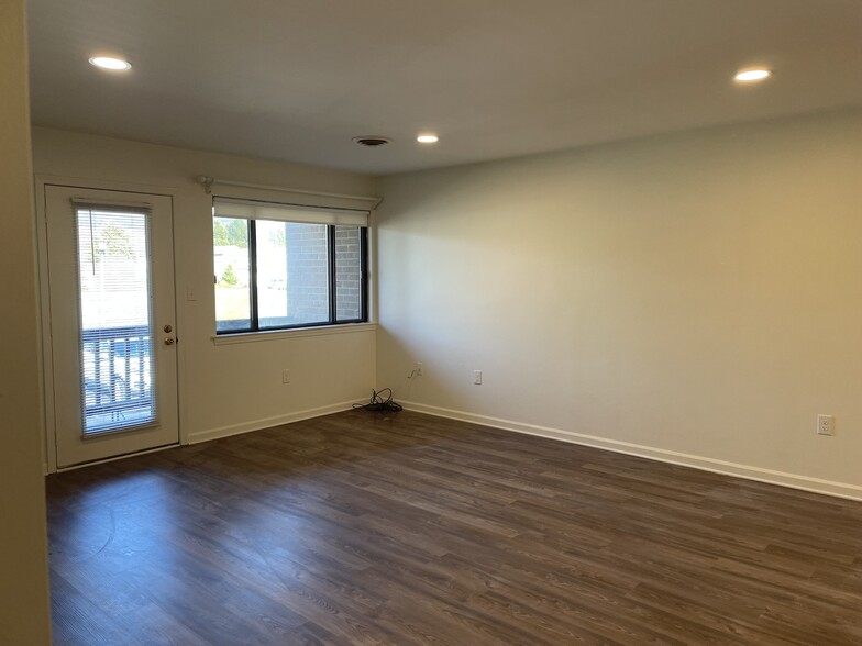 Building Photo - 126 Ridgeview St