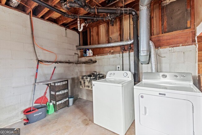 Building Photo - 3727 Calmer Cir