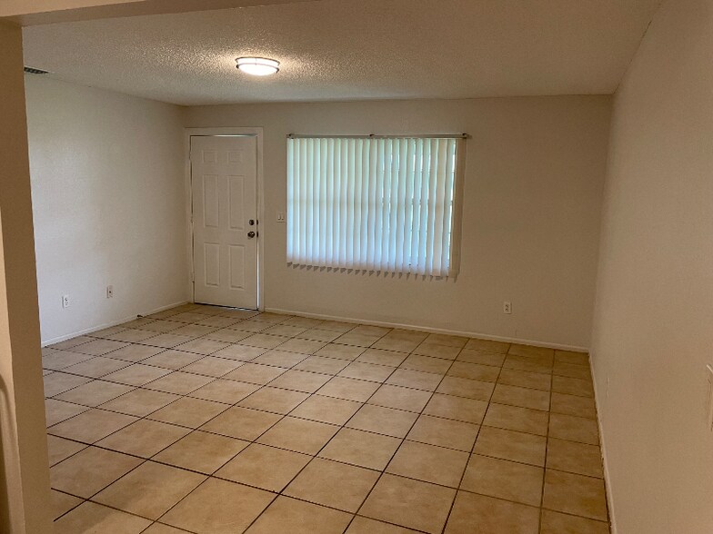 Building Photo - 1936 Wolford Rd