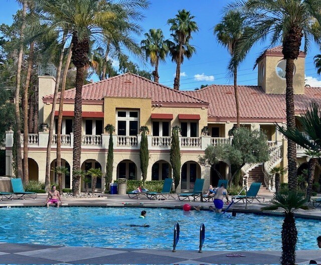 Building Photo - 210 E Flamingo Rd