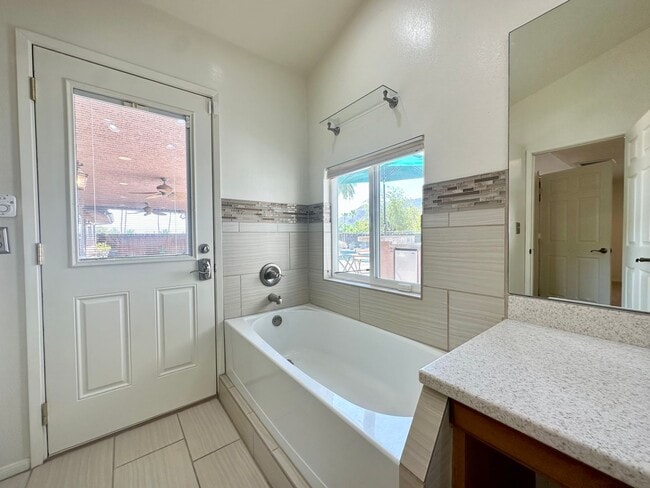 Building Photo - COMING SOON! AMAZING 3 Bedroom 3 Bathroom ...