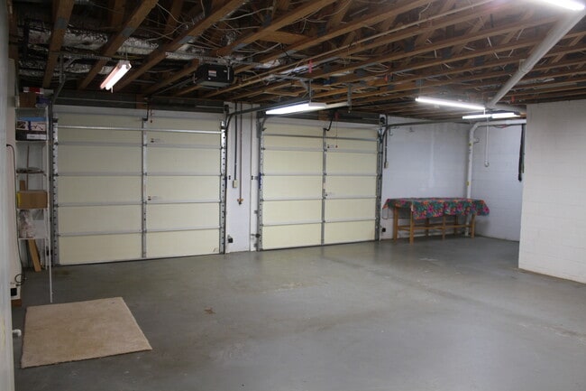 Building Photo - 168 Stewart Hills Dr