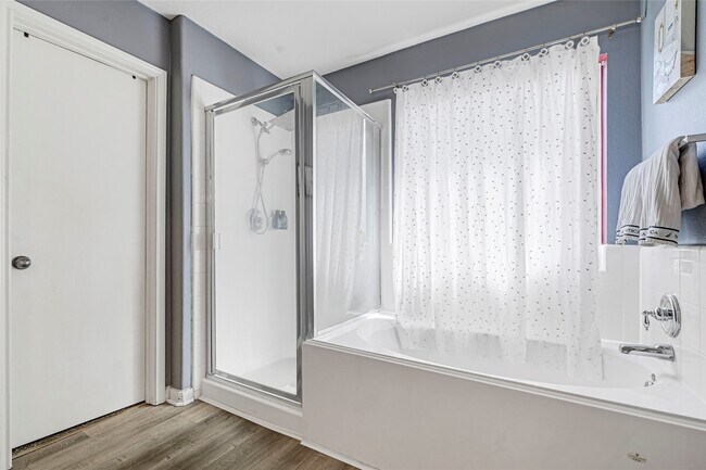 Building Photo - 2527 Spring Lily Ct