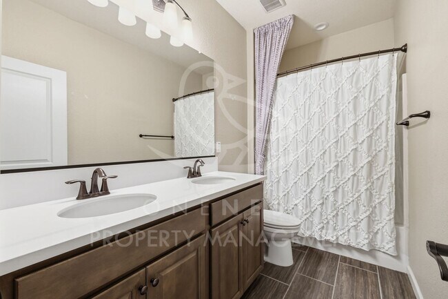 Building Photo - 4 bedroom, 3 bathroom - 2473 square feet; Twelve Bridges
