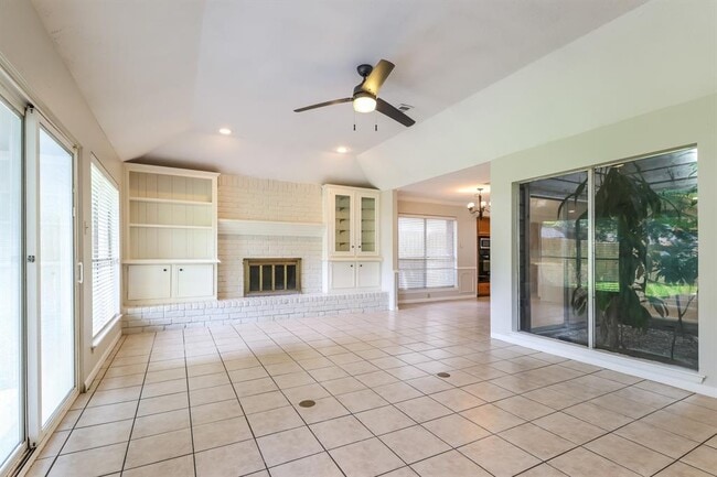 Building Photo - 25202 Tuckahoe Ln